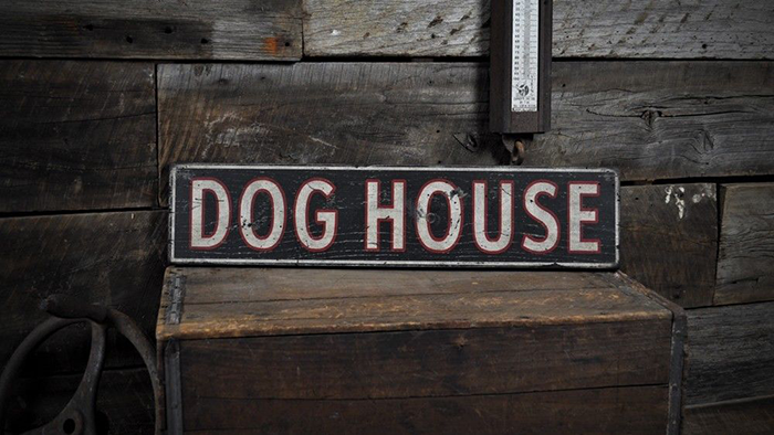 distressed-dog-house-sign-rustic-hand-made-vintage-wooden-ens1000483